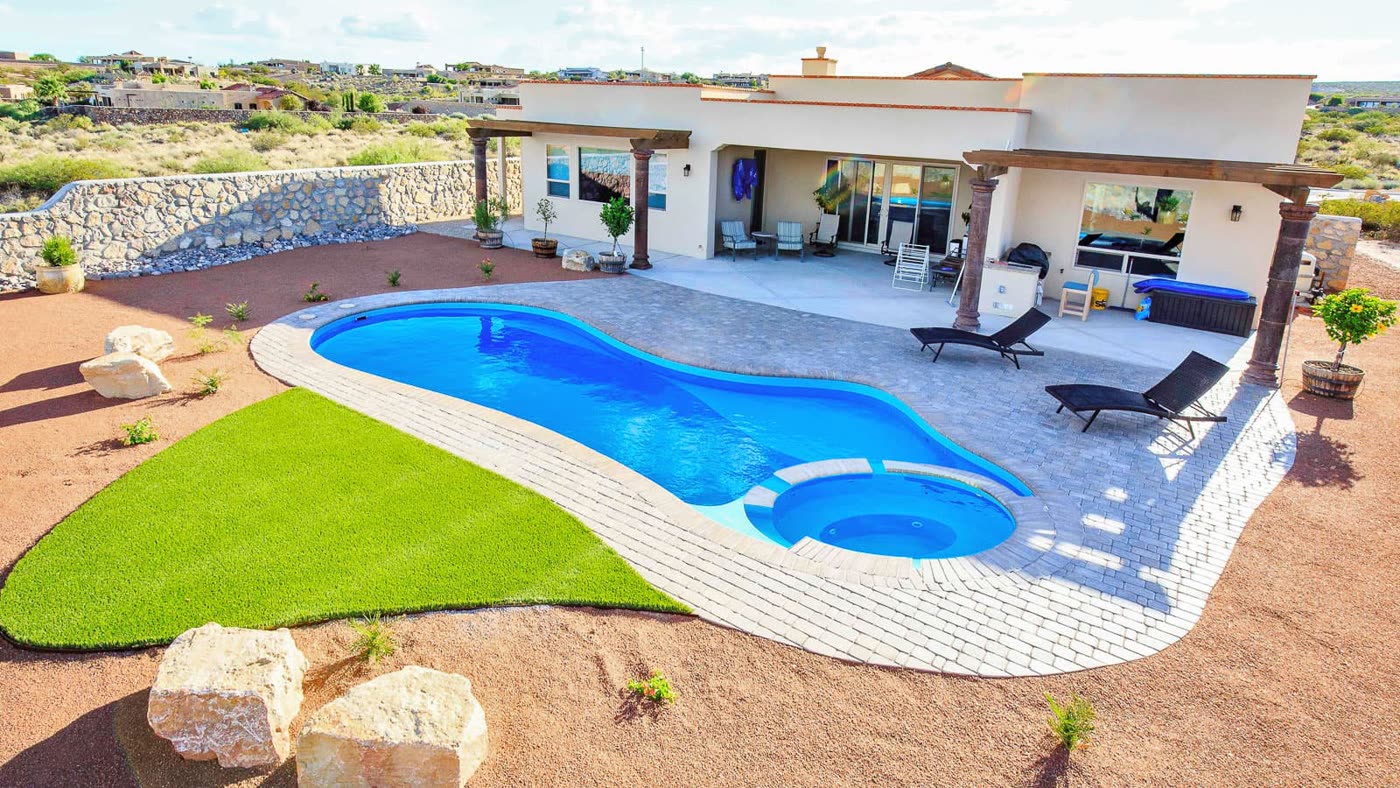 The Brilliant fiberglass pool by Imagine Pools
