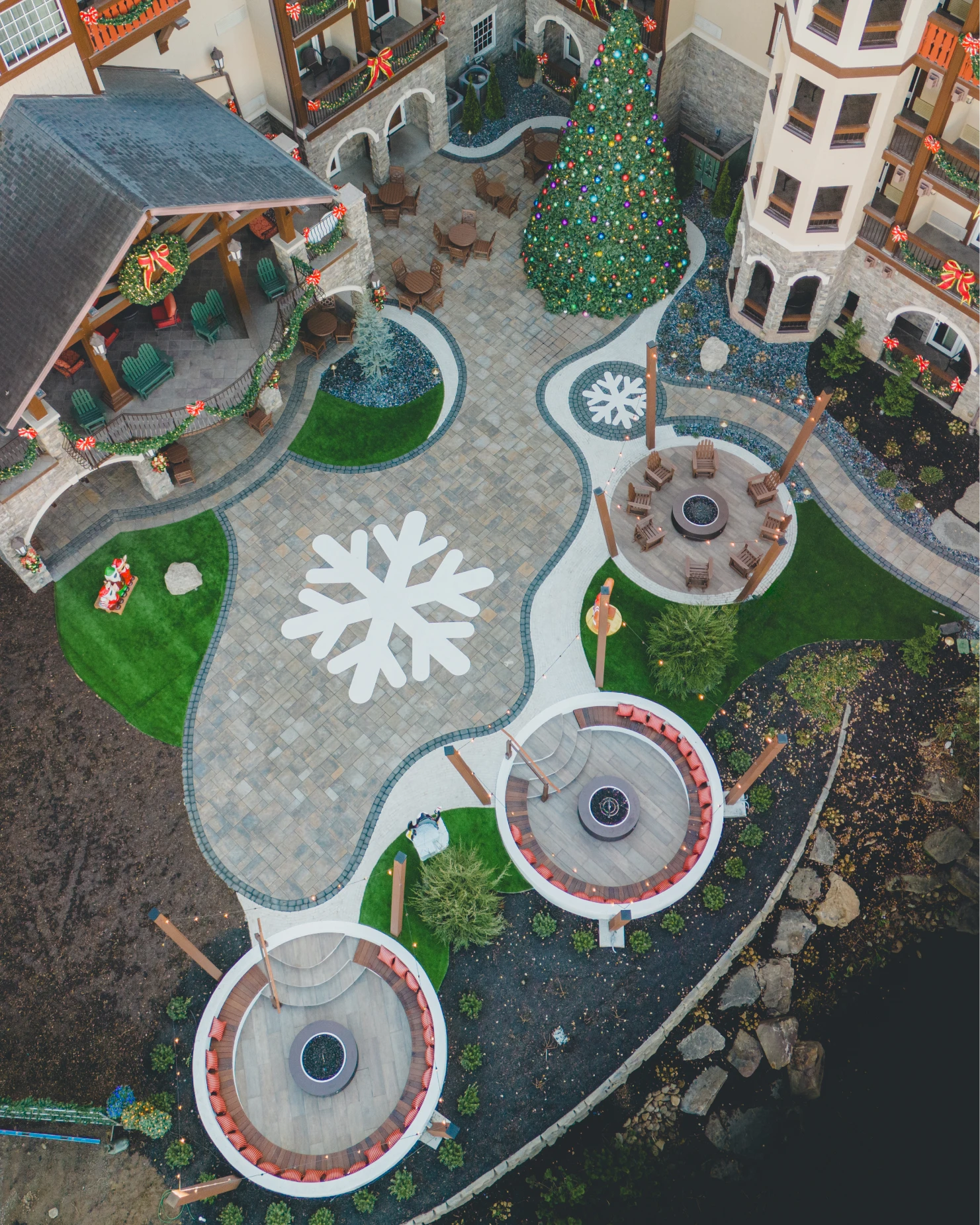 Snowflakes in the Smokies, Commercial Resort in Pigeon Forge, TN - photo 2